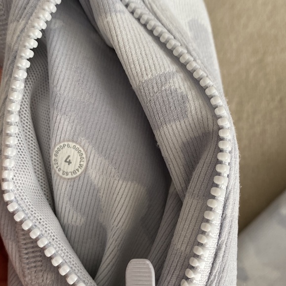 NWOT LULULEMON DEFINE. (Price firm) - Picture 3 of 7